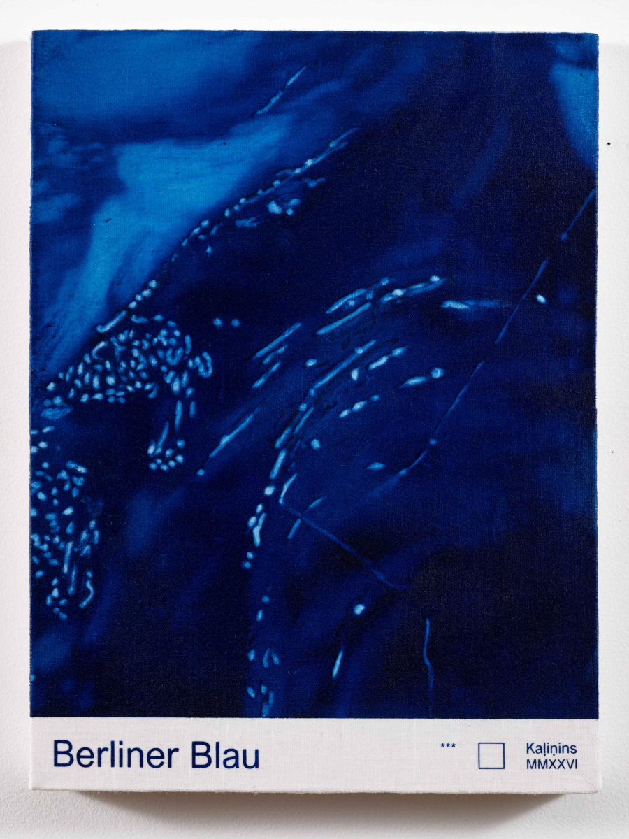 Prūsijas zilais Nr. 15 | Prussian Blue No. 15, 2026. Lins, eļļa | Oil on linen, 32 × 24 × 3 cm.